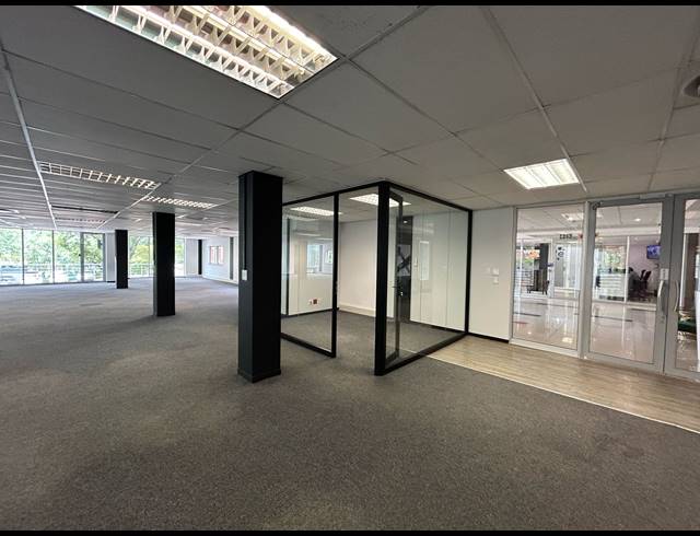 669M² OFFICE TO LET IN BRYANSTON